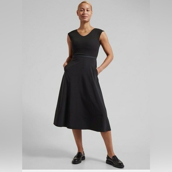 Athleta Dresses & Skirts - 🌟HOST PICK 🌟Athleta Ryder Dress Ribbed Knit Keyhole Back Pockets Stretch- XL
